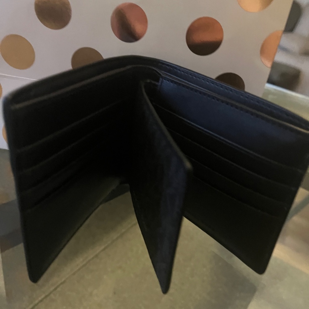 Wallets - Picture 4 of 6